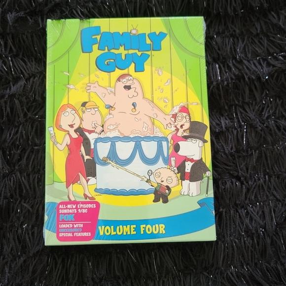 Family Guy Volume 4 DVDs NWT Never opened - Picture 1 of 5